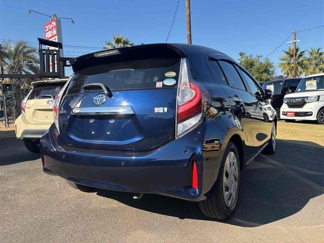 アクア Ｓスタイルブラック　ドライブレコーダー　バックカメラ　ナビ　クリアランスソナー　レーンアシスト　衝突被害軽減システム　オートマチックハイビーム　スマートキー　アイドリングストップ　電動格納ミラー　ＣＶＴ　盗難防止システム（11枚目）