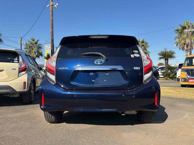 アクア Ｓスタイルブラック　ドライブレコーダー　バックカメラ　ナビ　クリアランスソナー　レーンアシスト　衝突被害軽減システム　オートマチックハイビーム　スマートキー　アイドリングストップ　電動格納ミラー　ＣＶＴ　盗難防止システム（12枚目）