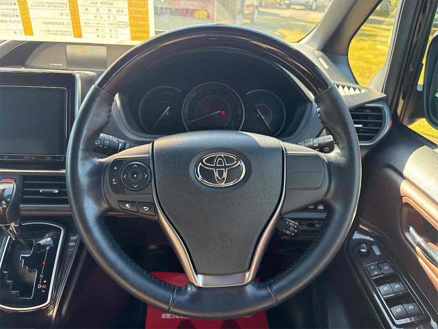 エスクァイア Ｇｉ　プレミアムパッケージ　ドライブレコーダー　ＥＴＣ　バックカメラ　ナビ　ＴＶ　オートクルーズコントロール　レーンアシスト　衝突被害軽減システム　両側電動スライドドア　オートマチックハイビーム　オートライト　ＬＥＤヘッドランプ（3枚目）