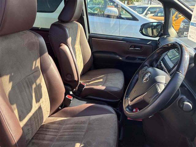 エスクァイア Ｇｉ　プレミアムパッケージ　ドライブレコーダー　ＥＴＣ　バックカメラ　ナビ　ＴＶ　オートクルーズコントロール　レーンアシスト　衝突被害軽減システム　両側電動スライドドア　オートマチックハイビーム　オートライト　ＬＥＤヘッドランプ（30枚目）