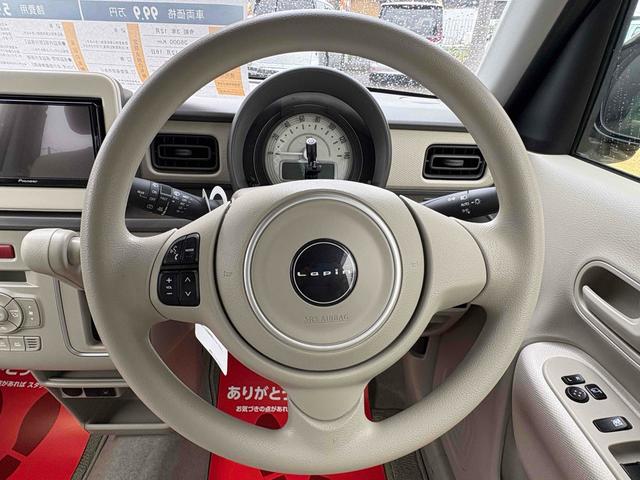 アルトラパン Ｌ　バックカメラ　クリアランスソナー　レーンアシスト　衝突被害軽減システム　オートライト　スマートキー　アイドリングストップ　電動格納ミラー　シートヒーター　ベンチシート　ＣＶＴ　盗難防止システム　ＡＢＳ（3枚目）