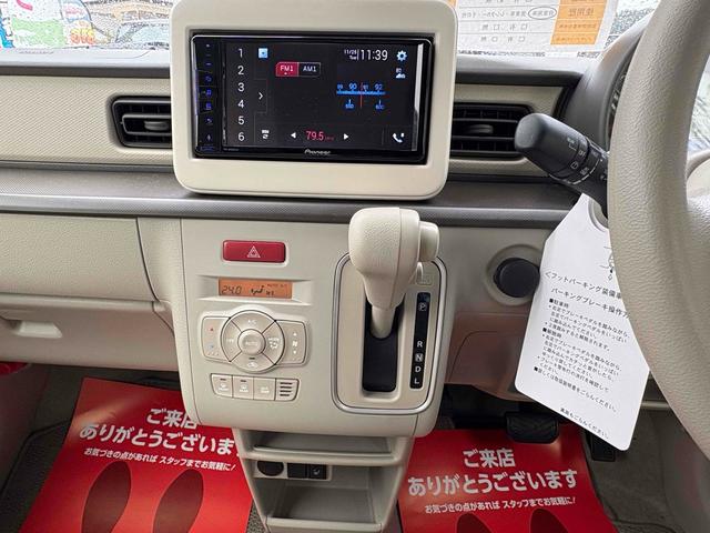 アルトラパン Ｌ　バックカメラ　クリアランスソナー　レーンアシスト　衝突被害軽減システム　オートライト　スマートキー　アイドリングストップ　電動格納ミラー　シートヒーター　ベンチシート　ＣＶＴ　盗難防止システム　ＡＢＳ（5枚目）