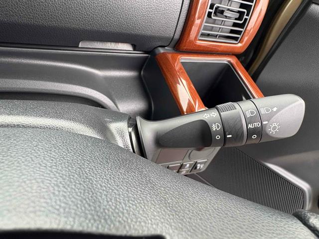 ピクシスメガ Ｄ　両側スライドドア　ナビ　ＴＶ　キーレスエントリー　アイドリングストップ　電動格納ミラー　ベンチシート　ＣＶＴ　盗難防止システム　ＡＢＳ　ＥＳＣ　ＣＤ　ＵＳＢ　Ｂｌｕｅｔｏｏｔｈ　アルミホイール（10枚目）