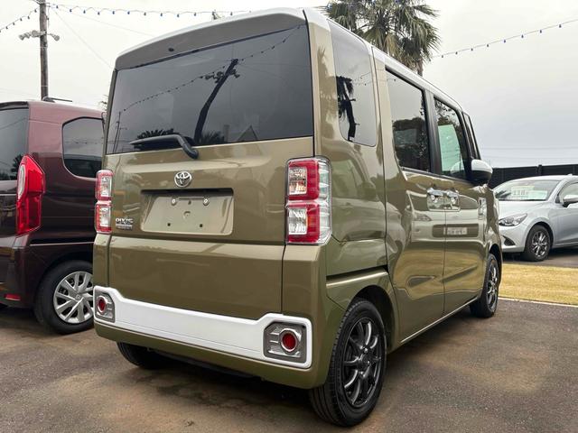 ピクシスメガ Ｄ　両側スライドドア　ナビ　ＴＶ　キーレスエントリー　アイドリングストップ　電動格納ミラー　ベンチシート　ＣＶＴ　盗難防止システム　ＡＢＳ　ＥＳＣ　ＣＤ　ＵＳＢ　Ｂｌｕｅｔｏｏｔｈ　アルミホイール（14枚目）