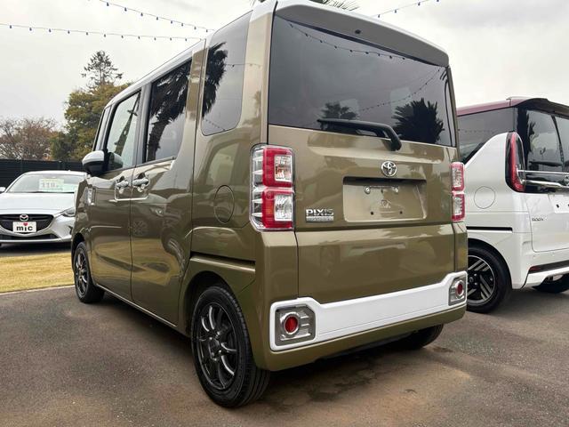 ピクシスメガ Ｄ　両側スライドドア　ナビ　ＴＶ　キーレスエントリー　アイドリングストップ　電動格納ミラー　ベンチシート　ＣＶＴ　盗難防止システム　ＡＢＳ　ＥＳＣ　ＣＤ　ＵＳＢ　Ｂｌｕｅｔｏｏｔｈ　アルミホイール（16枚目）