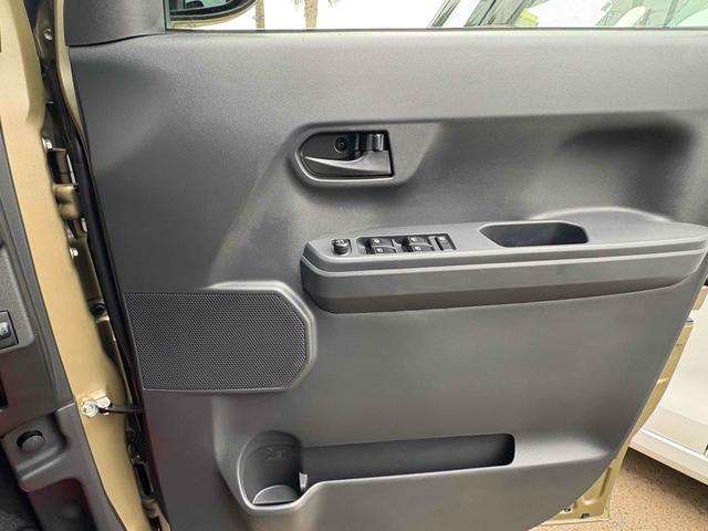 ピクシスメガ Ｄ　両側スライドドア　ナビ　ＴＶ　キーレスエントリー　アイドリングストップ　電動格納ミラー　ベンチシート　ＣＶＴ　盗難防止システム　ＡＢＳ　ＥＳＣ　ＣＤ　ＵＳＢ　Ｂｌｕｅｔｏｏｔｈ　アルミホイール（31枚目）