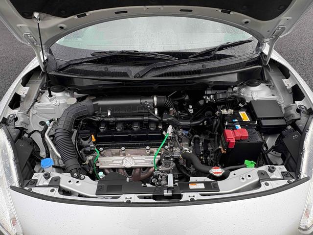 スイフト ＸＧリミテッド　ＥＴＣ　ナビ　ＴＶ　オートクルーズコントロール　レーンアシスト　衝突被害軽減システム　オートライト　スマートキー　電動格納ミラー　シートヒーター　ＣＶＴ　盗難防止システム　衝突安全ボディ　ＡＢＳ（19枚目）