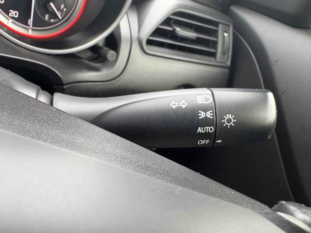 スイフト ＸＧリミテッド　ＥＴＣ　ナビ　ＴＶ　オートクルーズコントロール　レーンアシスト　衝突被害軽減システム　オートライト　スマートキー　電動格納ミラー　シートヒーター　ＣＶＴ　盗難防止システム　衝突安全ボディ　ＡＢＳ（31枚目）