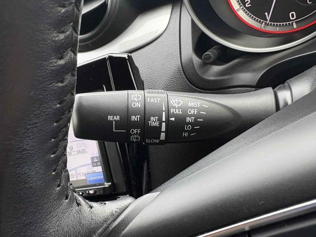 スイフト ＸＧリミテッド　ＥＴＣ　ナビ　ＴＶ　オートクルーズコントロール　レーンアシスト　衝突被害軽減システム　オートライト　スマートキー　電動格納ミラー　シートヒーター　ＣＶＴ　盗難防止システム　衝突安全ボディ　ＡＢＳ（32枚目）