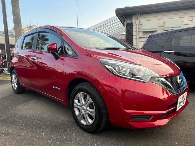 ノート ｅ－パワー　Ｘ　ドライブレコーダー　ＥＴＣ　全周囲カメラ　ＴＶ　クリアランスソナー　レーンアシスト　衝突被害軽減システム　オートライト　スマートキー　電動格納ミラー　ＣＶＴ　盗難防止システム　衝突安全ボディ　ＡＢＳ（13枚目）