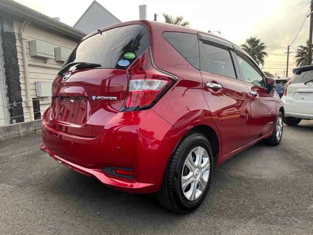 ノート ｅ－パワー　Ｘ　ドライブレコーダー　ＥＴＣ　全周囲カメラ　ＴＶ　クリアランスソナー　レーンアシスト　衝突被害軽減システム　オートライト　スマートキー　電動格納ミラー　ＣＶＴ　盗難防止システム　衝突安全ボディ　ＡＢＳ（14枚目）