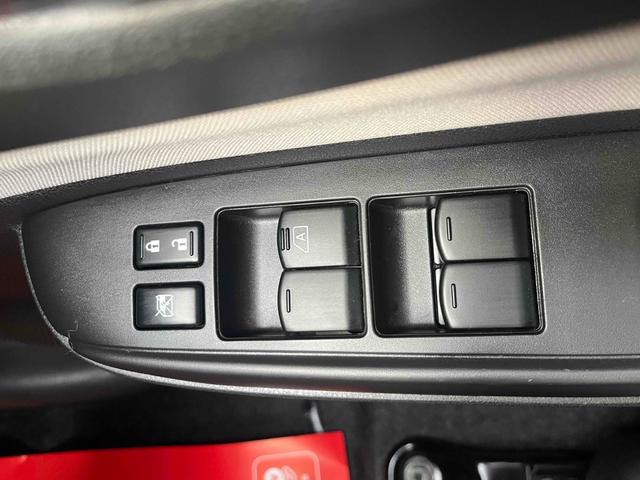 ノート ｅ－パワー　Ｘ　ドライブレコーダー　ＥＴＣ　全周囲カメラ　ＴＶ　クリアランスソナー　レーンアシスト　衝突被害軽減システム　オートライト　スマートキー　電動格納ミラー　ＣＶＴ　盗難防止システム　衝突安全ボディ　ＡＢＳ（35枚目）