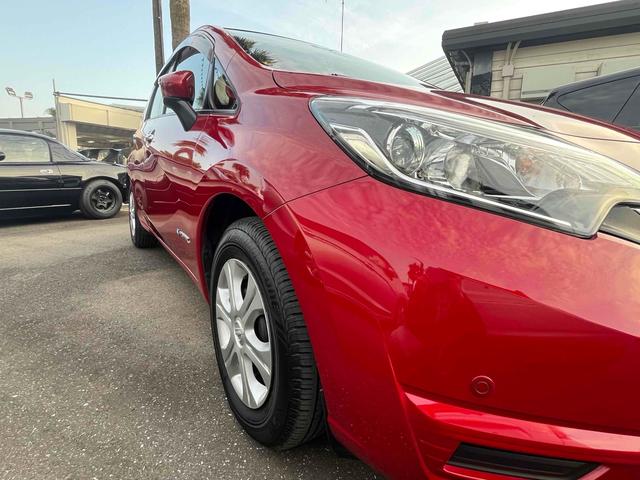 ノート ｅ－パワー　Ｘ　ドライブレコーダー　ＥＴＣ　全周囲カメラ　ＴＶ　クリアランスソナー　レーンアシスト　衝突被害軽減システム　オートライト　スマートキー　電動格納ミラー　ＣＶＴ　盗難防止システム　衝突安全ボディ　ＡＢＳ（37枚目）