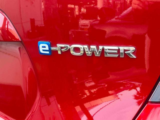 ノート ｅ－パワー　Ｘ　ドライブレコーダー　ＥＴＣ　全周囲カメラ　ＴＶ　クリアランスソナー　レーンアシスト　衝突被害軽減システム　オートライト　スマートキー　電動格納ミラー　ＣＶＴ　盗難防止システム　衝突安全ボディ　ＡＢＳ（44枚目）