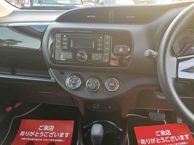 ヴィッツ Ｆ　セーフティーエディションＩＩＩ　ドライブレコーダー　クリアランスソナー　レーンアシスト　衝突被害軽減システム　オートマチックハイビーム　オートライト　ＬＥＤヘッドランプ　スマートキー　アイドリングストップ　電動格納ミラー　ＣＶＴ（4枚目）