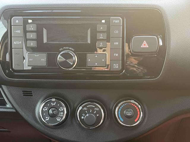 ヴィッツ Ｆ　セーフティーエディションＩＩＩ　ドライブレコーダー　クリアランスソナー　レーンアシスト　衝突被害軽減システム　オートマチックハイビーム　オートライト　ＬＥＤヘッドランプ　スマートキー　アイドリングストップ　電動格納ミラー　ＣＶＴ（5枚目）