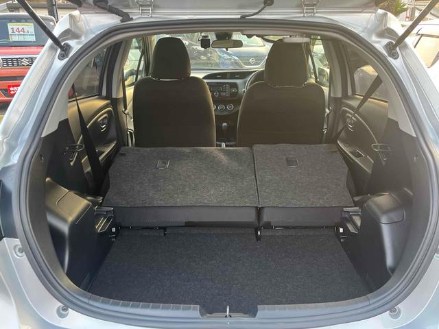 ヴィッツ Ｆ　セーフティーエディションＩＩＩ　ドライブレコーダー　クリアランスソナー　レーンアシスト　衝突被害軽減システム　オートマチックハイビーム　オートライト　ＬＥＤヘッドランプ　スマートキー　アイドリングストップ　電動格納ミラー　ＣＶＴ（21枚目）