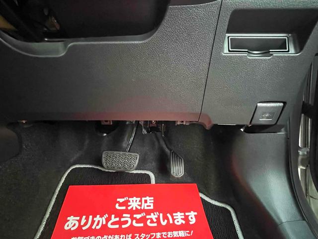 ヴィッツ Ｆ　セーフティーエディションＩＩＩ　ドライブレコーダー　クリアランスソナー　レーンアシスト　衝突被害軽減システム　オートマチックハイビーム　オートライト　ＬＥＤヘッドランプ　スマートキー　アイドリングストップ　電動格納ミラー　ＣＶＴ（28枚目）