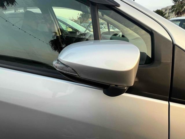 ヴィッツ Ｆ　セーフティーエディションＩＩＩ　ドライブレコーダー　クリアランスソナー　レーンアシスト　衝突被害軽減システム　オートマチックハイビーム　オートライト　ＬＥＤヘッドランプ　スマートキー　アイドリングストップ　電動格納ミラー　ＣＶＴ（35枚目）