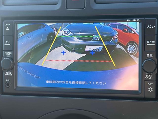 マーチ Ｘ　Ｖセレクション　ＥＴＣ　バックカメラ　ナビ　ＴＶ　オートライト　スマートキー　アイドリングストップ　電動格納ミラー　ＣＶＴ　盗難防止システム　衝突安全ボディ　ＡＢＳ　ＥＳＣ　ＣＤ　ミュージックプレイヤー接続可（6枚目）