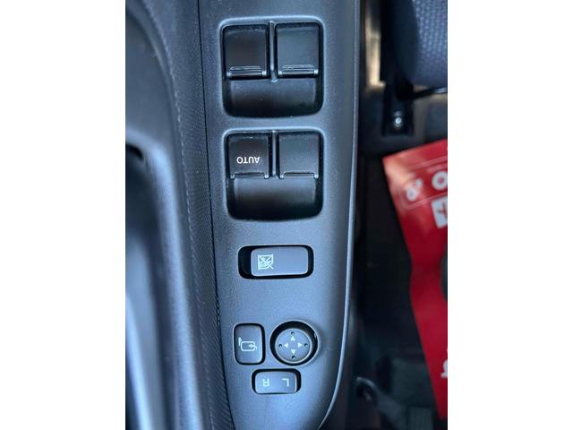 ワゴンＲスマイル ハイブリッドＳ　両側電動スライドドア　ナビ　クリアランスソナー　レーンアシスト　衝突被害軽減システム　オートライト　スマートキー　アイドリングストップ　電動格納ミラー　シートヒーター　ベンチシート　ＣＶＴ（33枚目）