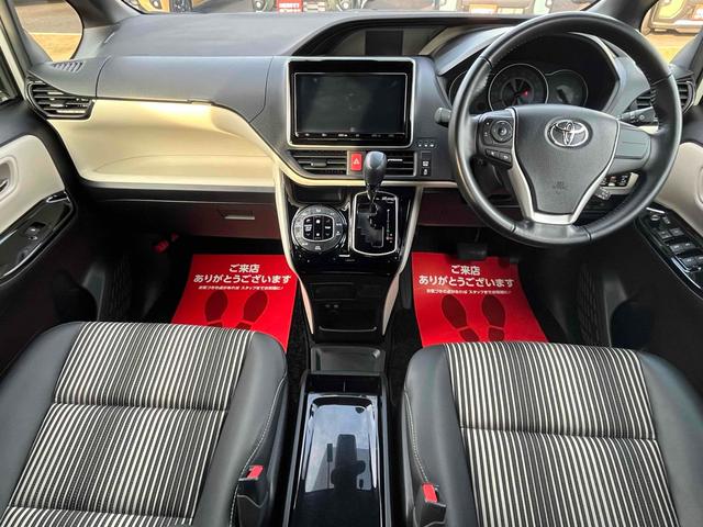 ノア Ｓｉ　ダブルバイビーＩＩ　ドライブレコーダー　ＥＴＣ　バックカメラ　ナビ　ＴＶ　クリアランスソナー　オートクルーズコントロール　レーンアシスト　衝突被害軽減システム　両側電動スライドドア　オートマチックハイビーム　オートライト（2枚目）