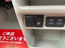 アルトラパン ハイブリッドＬ　届出済未使用車　クリアランスソナー　レーンアシスト　衝突被害軽減システム　オートライト　ＬＥＤヘッドランプ　スマートキー　アイドリングストップ　電動格納ミラー　シートヒーター　オーディオレス（3枚目）