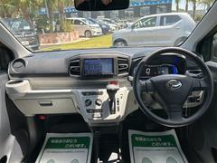 車を運転する際には運転席の存在は欠かせません。なのでしっかりとチェックしたいポイントですね。 2