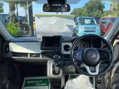 運転者にとっては日々使用することとなる運転席です。運転席が快適だと運転に集中することができますね。 2