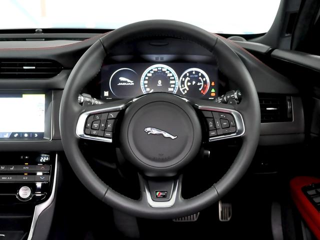 S ブラック/レッドレザーインテリア 弊社社用車(17枚目)