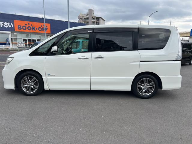 セレナ ライダー ブラックライン S-ハイブリッド Bluetooth 両PSドア 前後ドラレコ 後席モニター ETC付き Rカメラ ブルートゥース ナビTV フルセグ 3列 Sキー iストップ リアオートエアコン 電動格納ミラー 盗難防止システム(17枚目)