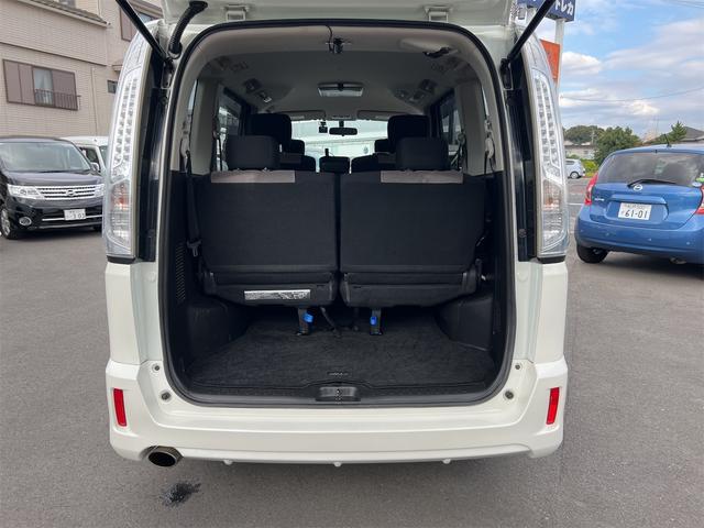 セレナ ライダー ブラックライン S-ハイブリッド Bluetooth 両PSドア 前後ドラレコ 後席モニター ETC付き Rカメラ ブルートゥース ナビTV フルセグ 3列 Sキー iストップ リアオートエアコン 電動格納ミラー 盗難防止システム(27枚目)