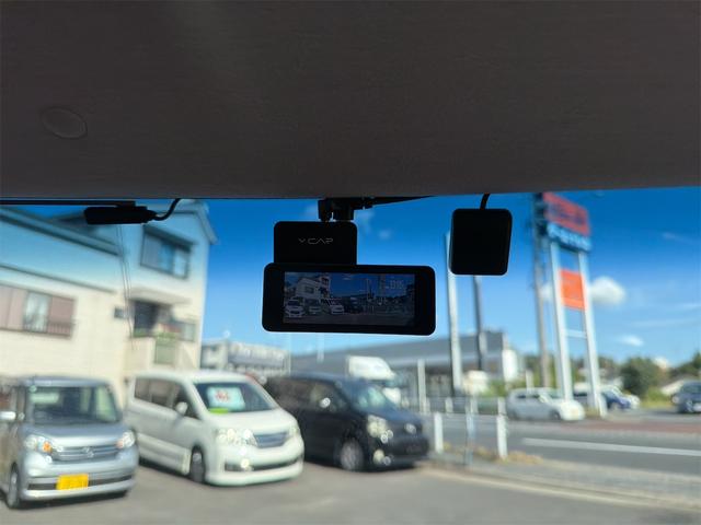 ドライブレコーダーは事故時の記録を残すと共に、安全運転の意識も高まります!!また旅行の思い出作りにも一役買いますね♪