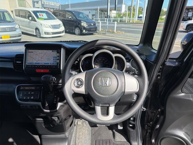 インパネ全体も無駄なものもなくスッキリとしていて使いやすい仕様となっています。