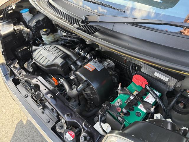 中古車でもこんなにきれいなエンジンルーム!!まだまだ元気なエンジンがあなたの新しいパートナーとしてがんばります!