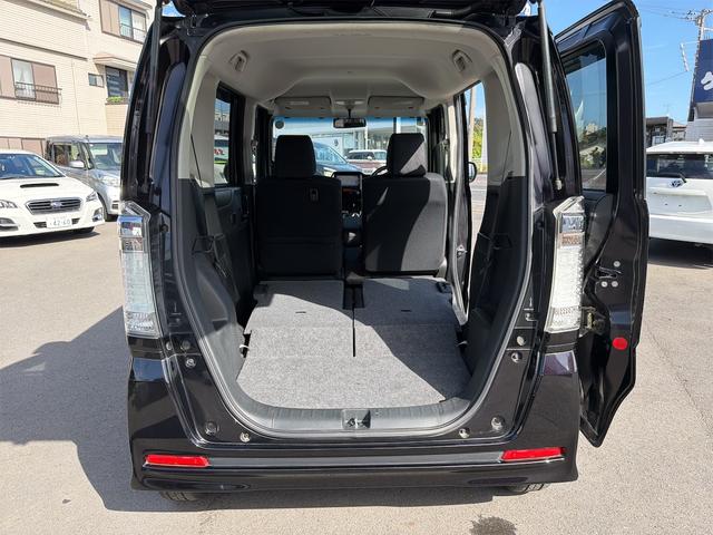 シートアレンジ次第で大きな荷物も詰め込めるので使用用途が多彩♪