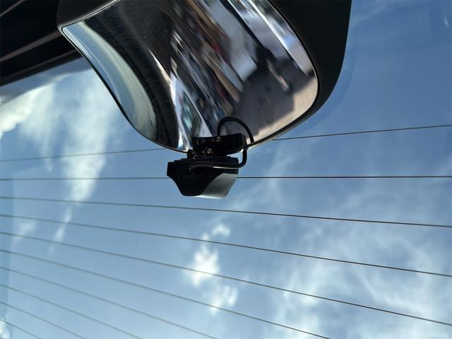 ドライブレコーダーは事故時の記録を残すと共に、安全運転の意識も高まります!!また旅行の思い出作りにも一役買いますね♪