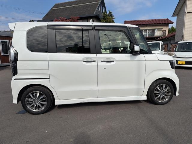 Ｎ－ＢＯＸカスタム Ｌ　両席電動スライドドア　ＢＴ接続　前後ドライブレコーダー　ナビＴＶ　禁煙　車線逸脱警報装置　リアカメ　ＥＴＣ　スマキー　フルセグＴＶ　クルーズコントロール　Ａストップ　誤発進抑制装置　ＵＳＢ　Ｐソナー（12枚目）
