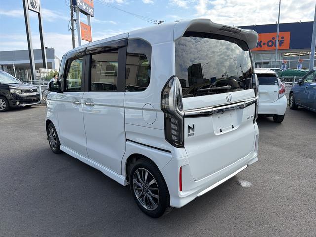 Ｎ－ＢＯＸカスタム Ｌ　両席電動スライドドア　ＢＴ接続　前後ドライブレコーダー　ナビＴＶ　禁煙　車線逸脱警報装置　リアカメ　ＥＴＣ　スマキー　フルセグＴＶ　クルーズコントロール　Ａストップ　誤発進抑制装置　ＵＳＢ　Ｐソナー（17枚目）