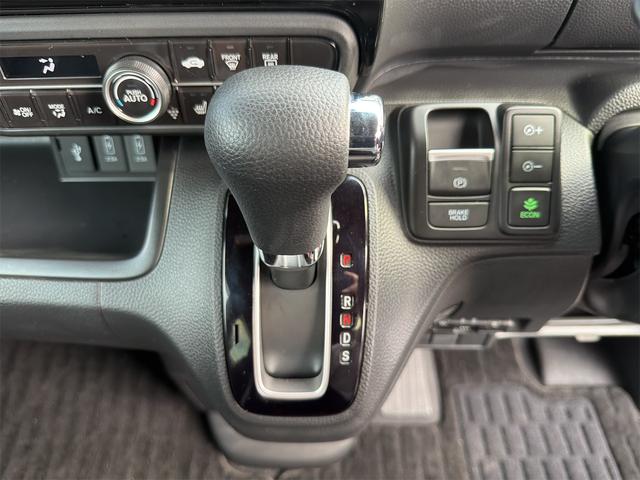 Ｎ－ＢＯＸカスタム Ｌ　両席電動スライドドア　ＢＴ接続　前後ドライブレコーダー　ナビＴＶ　禁煙　車線逸脱警報装置　リアカメ　ＥＴＣ　スマキー　フルセグＴＶ　クルーズコントロール　Ａストップ　誤発進抑制装置　ＵＳＢ　Ｐソナー（19枚目）