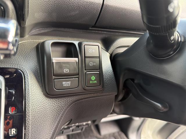 Ｎ－ＢＯＸカスタム Ｌ　両席電動スライドドア　ＢＴ接続　前後ドライブレコーダー　ナビＴＶ　禁煙　車線逸脱警報装置　リアカメ　ＥＴＣ　スマキー　フルセグＴＶ　クルーズコントロール　Ａストップ　誤発進抑制装置　ＵＳＢ　Ｐソナー（33枚目）