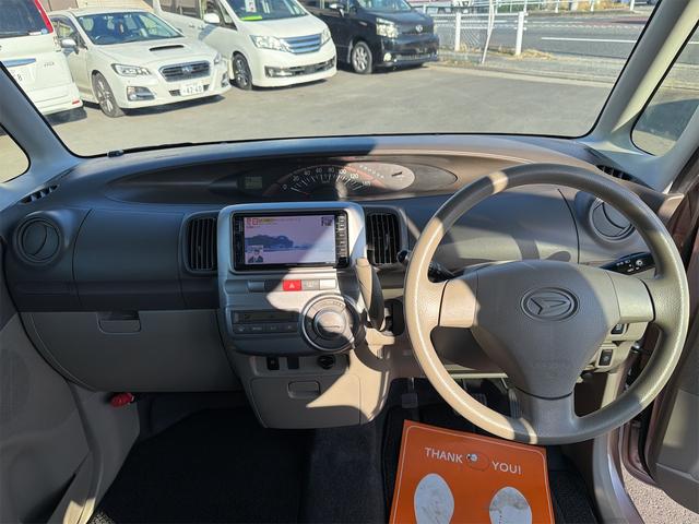 タント Ｘ　ナビ＆ＴＶ　地デジＴＶ　インテリキー　キーフリー　Ｉストップ　電格ドアミラー　ＷエアＢ　フルオートエアコン　スライドドア　パワーステアリング　パワーウインド　ＡＢＳ　盗難防止アラーム　衝突安全ボディ（4枚目）