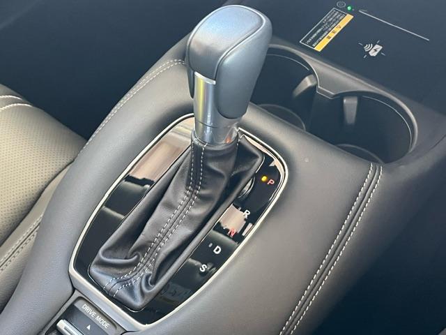 ＺＲ－Ｖ Ｚ　純正ナビ　ＥＴＣ　ドライブレコーダー前後　全方位カメラ　ＨｏｎｄａＳＥＮＳＩＮＧ　ＨｏｎｄａＣＯＮＮＥＣＴ　衝突軽減ブレーキ　ブレーキ　ＬＥＤヘッドライト　電動シート　純正アルミホイール（29枚目）