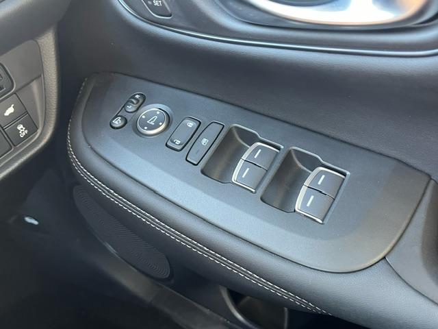 ＺＲ－Ｖ Ｚ　純正ナビ　ＥＴＣ　ドライブレコーダー前後　全方位カメラ　ＨｏｎｄａＳＥＮＳＩＮＧ　ＨｏｎｄａＣＯＮＮＥＣＴ　衝突軽減ブレーキ　ブレーキ　ＬＥＤヘッドライト　電動シート　純正アルミホイール（69枚目）