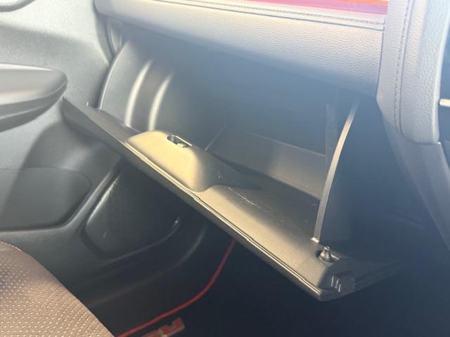 フィット ＲＳ　ホンダセンシング　６ＭＴ　純正ナビ　バックカメラ　ＥＴＣ　ＨｏｎｄａＳＥＮＳＩＮＧ　クルーズコントロール　衝突軽減ブレーキ　ＣＤ・ＤＶＤ再生　Ｂｌｕｅｔｏｏｔｈ　ＡＭ／ＦＭ　ＬＥＤヘッドライト　純正アルミホイール（29枚目）