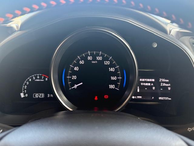 フィット ＲＳ　ホンダセンシング　６ＭＴ　純正ナビ　バックカメラ　ＥＴＣ　ＨｏｎｄａＳＥＮＳＩＮＧ　クルーズコントロール　衝突軽減ブレーキ　ＣＤ・ＤＶＤ再生　Ｂｌｕｅｔｏｏｔｈ　ＡＭ／ＦＭ　ＬＥＤヘッドライト　純正アルミホイール（30枚目）