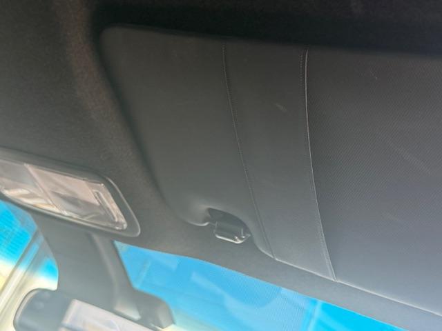 フィット ＲＳ　ホンダセンシング　６ＭＴ　純正ナビ　バックカメラ　ＥＴＣ　ＨｏｎｄａＳＥＮＳＩＮＧ　クルーズコントロール　衝突軽減ブレーキ　ＣＤ・ＤＶＤ再生　Ｂｌｕｅｔｏｏｔｈ　ＡＭ／ＦＭ　ＬＥＤヘッドライト　純正アルミホイール（31枚目）