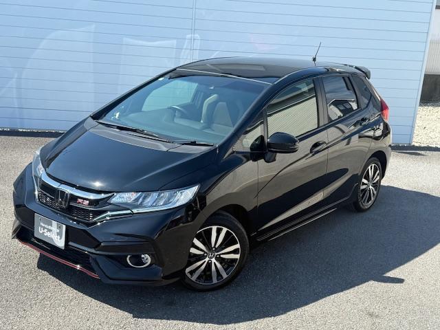 フィット ＲＳ　ホンダセンシング　６ＭＴ　純正ナビ　バックカメラ　ＥＴＣ　ＨｏｎｄａＳＥＮＳＩＮＧ　クルーズコントロール　衝突軽減ブレーキ　ＣＤ・ＤＶＤ再生　Ｂｌｕｅｔｏｏｔｈ　ＡＭ／ＦＭ　ＬＥＤヘッドライト　純正アルミホイール（40枚目）