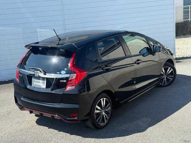 フィット ＲＳ　ホンダセンシング　６ＭＴ　純正ナビ　バックカメラ　ＥＴＣ　ＨｏｎｄａＳＥＮＳＩＮＧ　クルーズコントロール　衝突軽減ブレーキ　ＣＤ・ＤＶＤ再生　Ｂｌｕｅｔｏｏｔｈ　ＡＭ／ＦＭ　ＬＥＤヘッドライト　純正アルミホイール（41枚目）