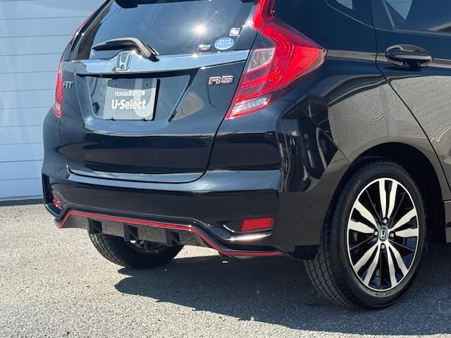 フィット ＲＳ　ホンダセンシング　６ＭＴ　純正ナビ　バックカメラ　ＥＴＣ　ＨｏｎｄａＳＥＮＳＩＮＧ　クルーズコントロール　衝突軽減ブレーキ　ＣＤ・ＤＶＤ再生　Ｂｌｕｅｔｏｏｔｈ　ＡＭ／ＦＭ　ＬＥＤヘッドライト　純正アルミホイール（45枚目）